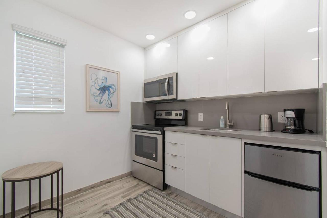 Lovely 1Br W Parking Space & Walk To The Beach #7 Голливуд Экстерьер фото